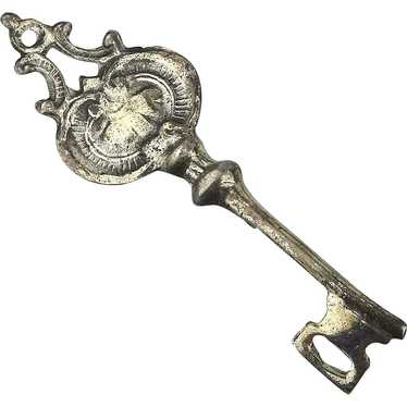 c1940s Brookraft Sterling Silver Skeleton Key Pin… - image 1