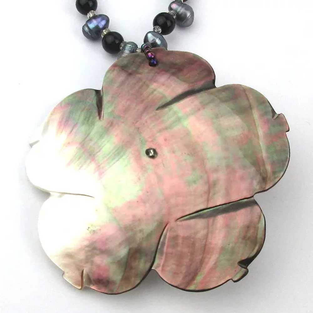 Big Mother-of-Pearl Flower Necklace w/ Real Pearl… - image 4