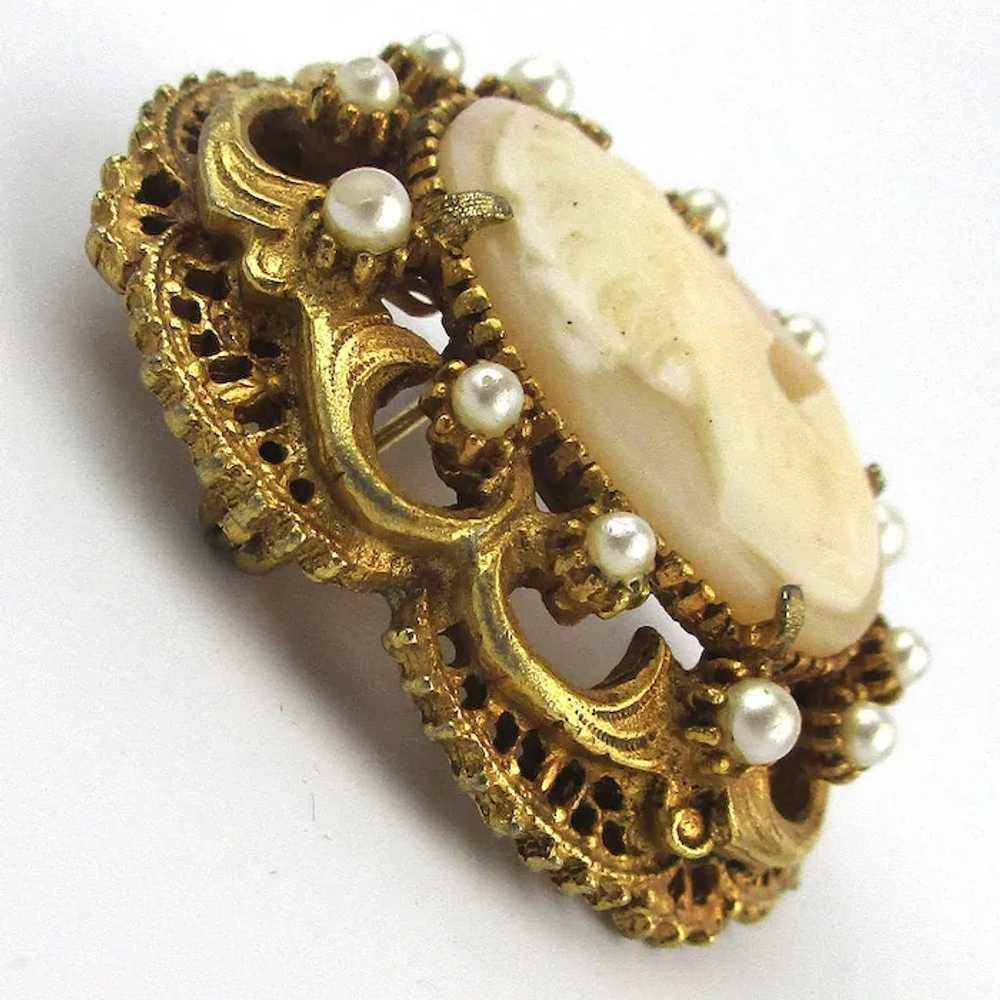 Vintage FLORENZA Carved Shell Cameo Pin Brooch Pe… - image 2