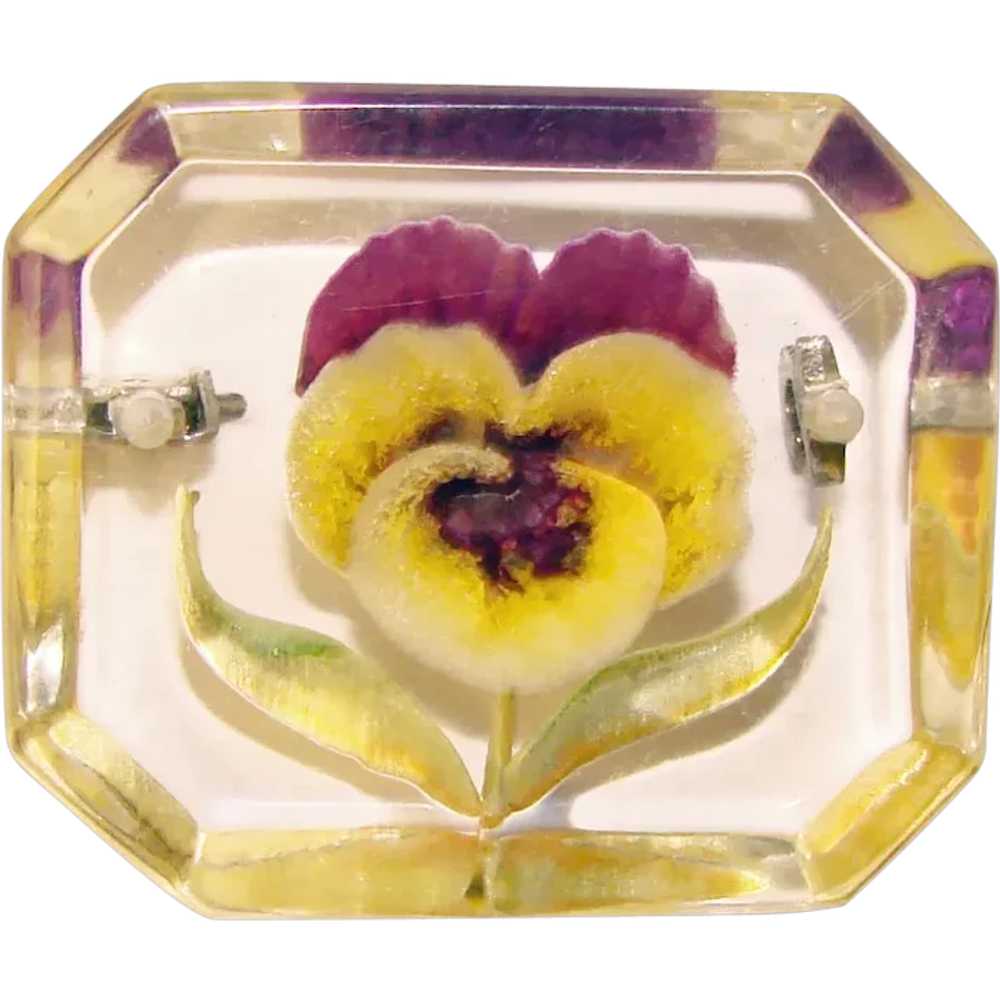 Gorgeous CARVED LUCITE Pansy Flower Vintage Brooch - image 1