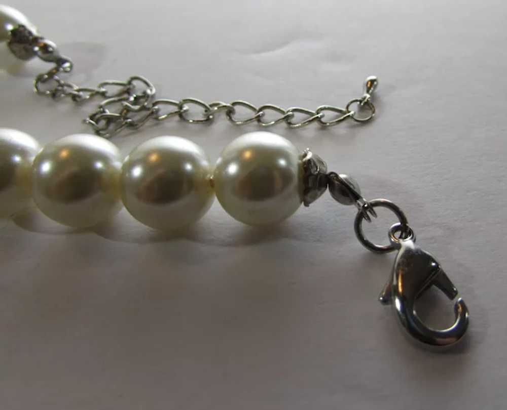 Vintage Faux Pearl Necklace With Lots of Bling - image 12