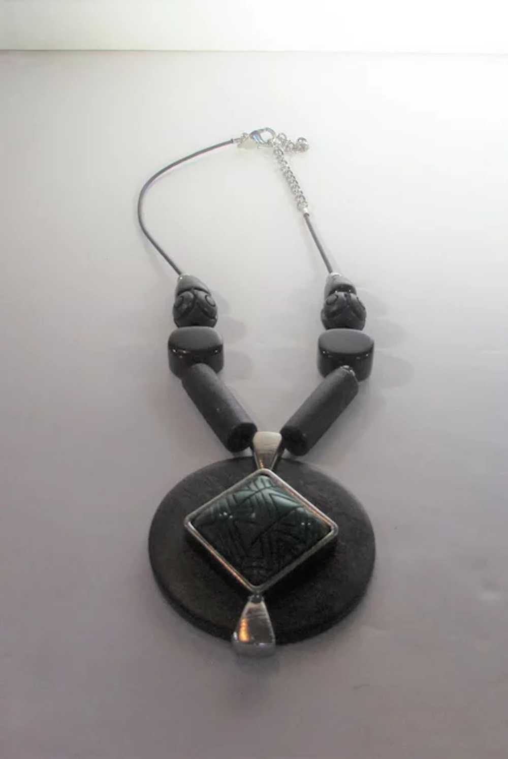 Vintage Chico 1980's Bold Necklace in Black and G… - image 11