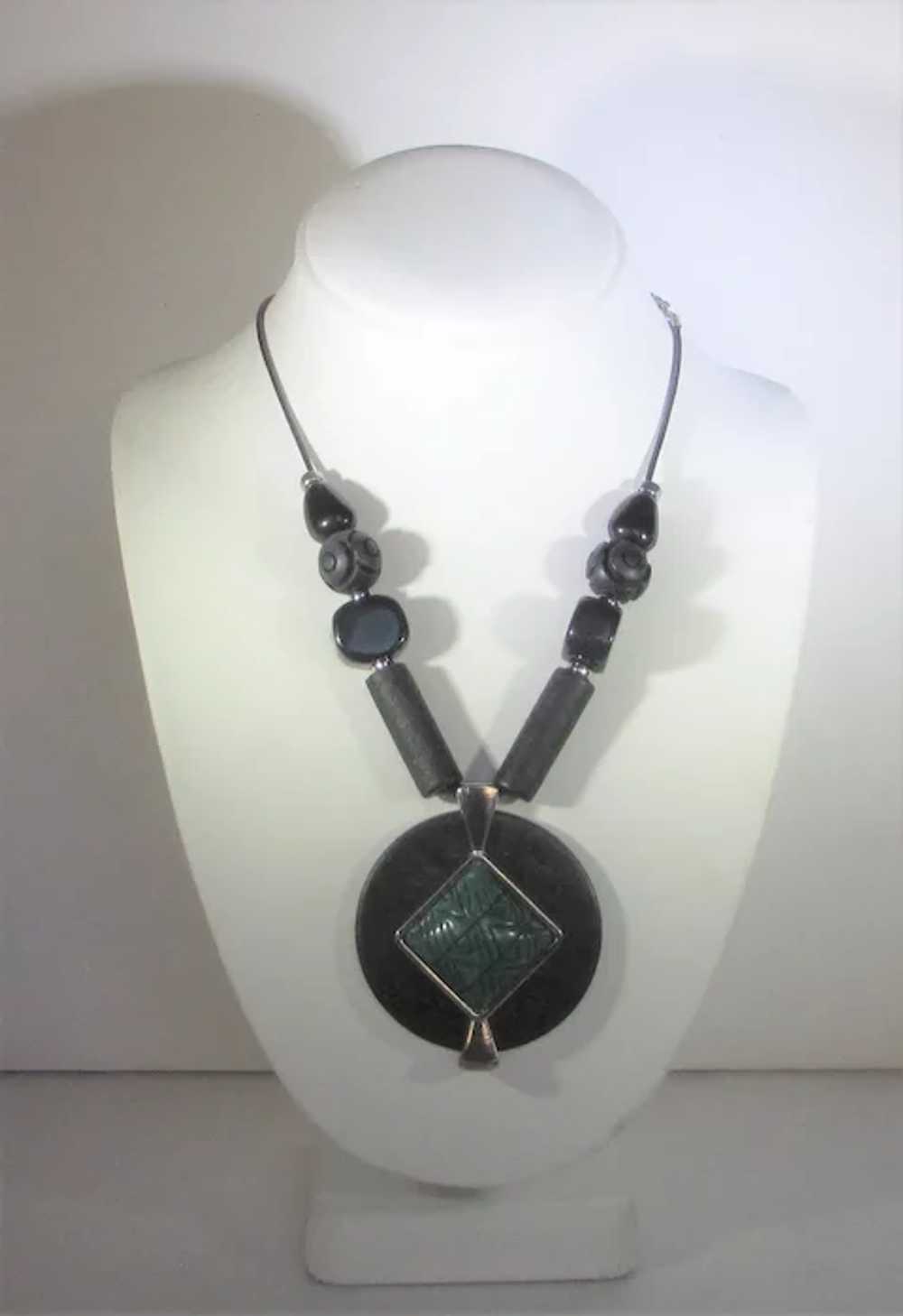Vintage Chico 1980's Bold Necklace in Black and G… - image 9