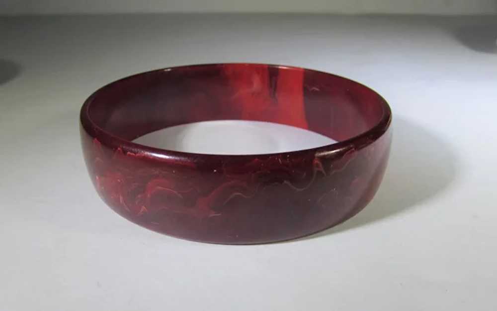 Bakelite Pair of Navy and Red Marbled Bangles - image 6