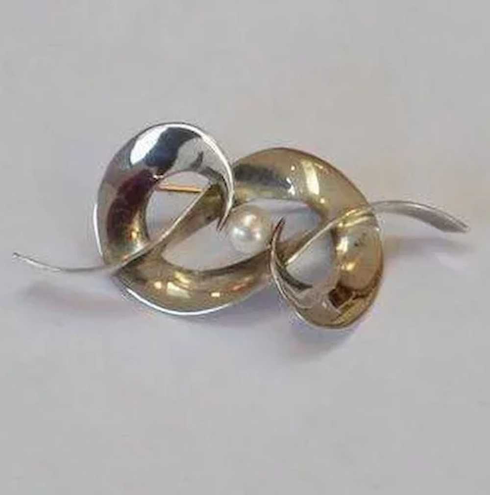 SILVER Swirl Knot with Pearl Brooch Pin - image 2
