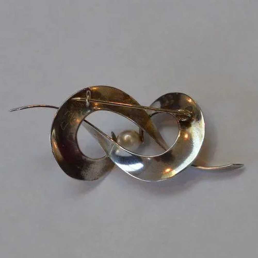 SILVER Swirl Knot with Pearl Brooch Pin - image 4