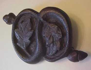 Victorian Carved Oak Leaves and Acorns Pin - image 1