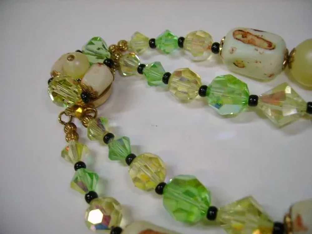 SPRING FLING!  50's Double Strand Glass and Plast… - image 4