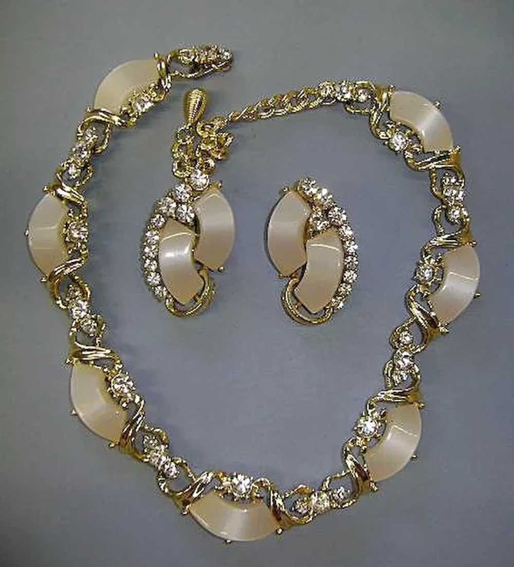 UNSIGNED 60's Thermoset  Plastic Necklace and Ear… - image 6
