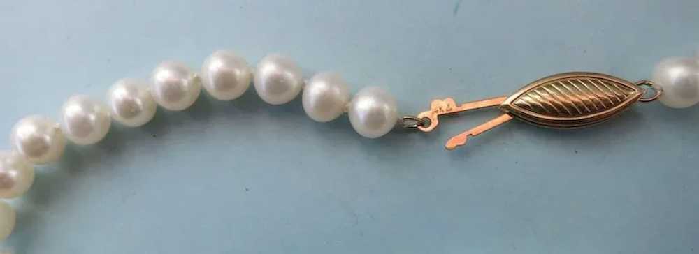 VINTAGE Freshwater Pearls 6mm Knotted and 14K Clo… - image 4