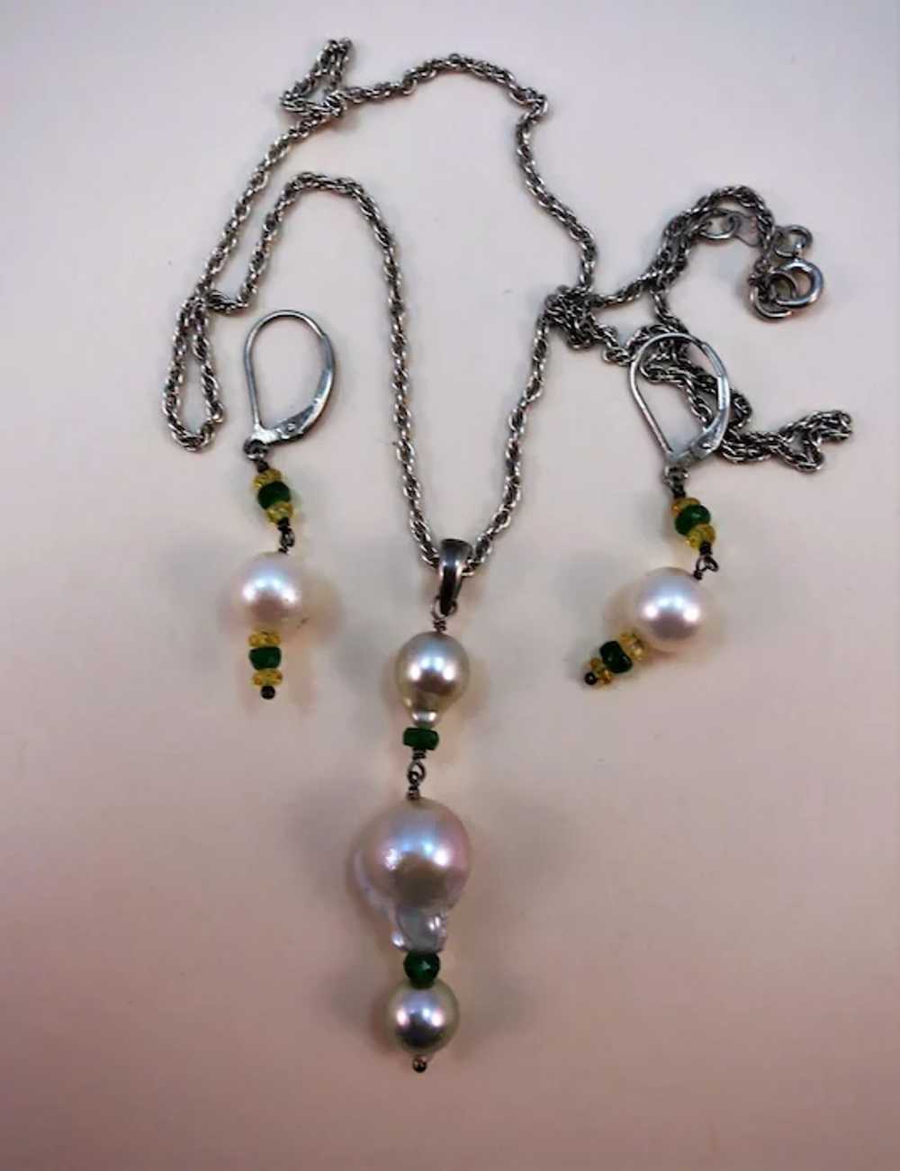 VINTAGE Baroque  Pearl Necklace and Earrings - image 6