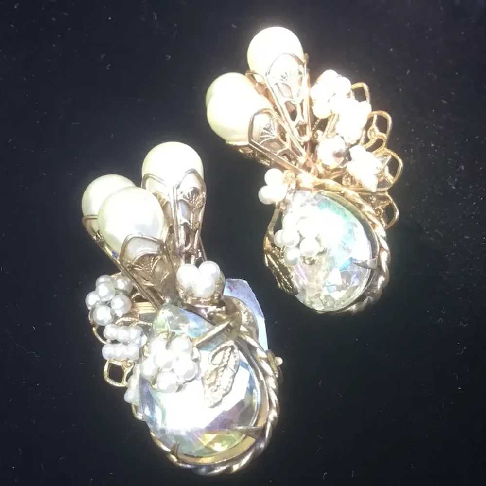 Large Pear Cut Aurora Borealis Faux Pearl Flowers… - image 7