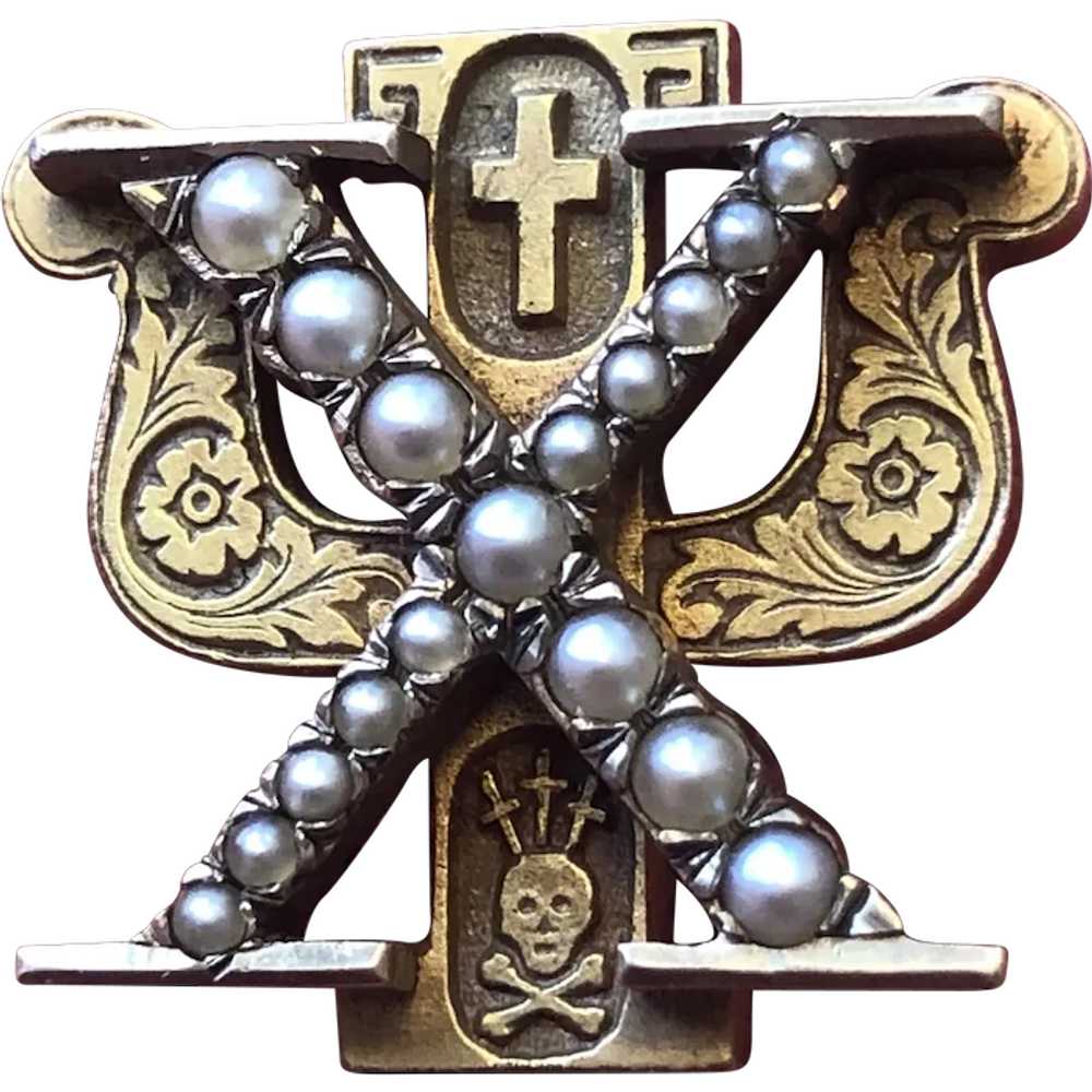 Chi Psi Fraternity Pin 14K Gold and Seed Pearl - 1943 - Gem