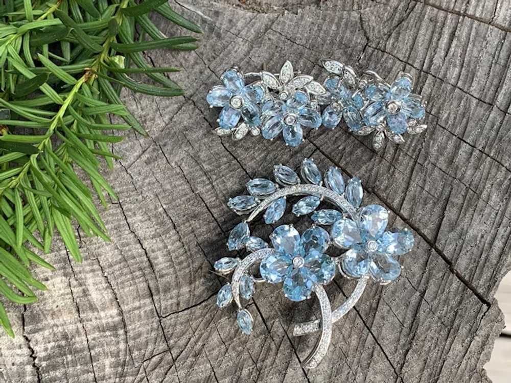 18K White Gold and Blue Topaz Pin and Earring Set - image 7