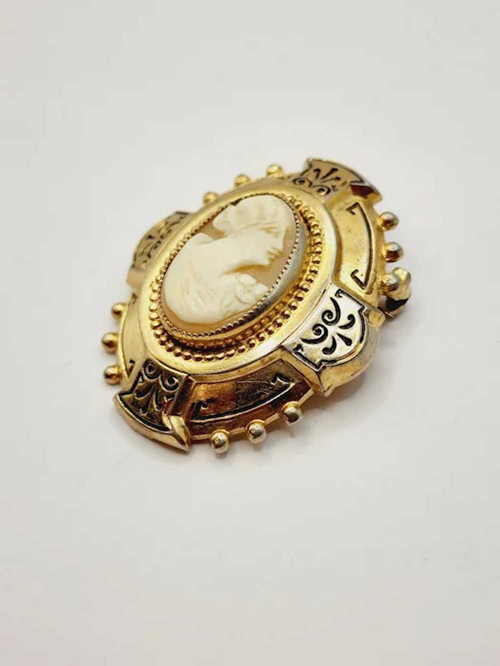 Victorian Brass Shell Cameo Brooch [A522] - image 2