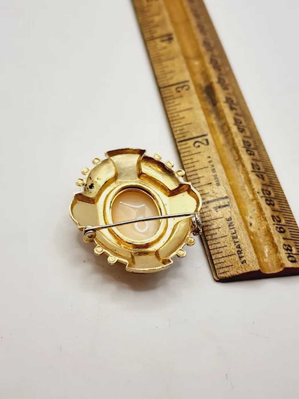 Victorian Brass Shell Cameo Brooch [A522] - image 3