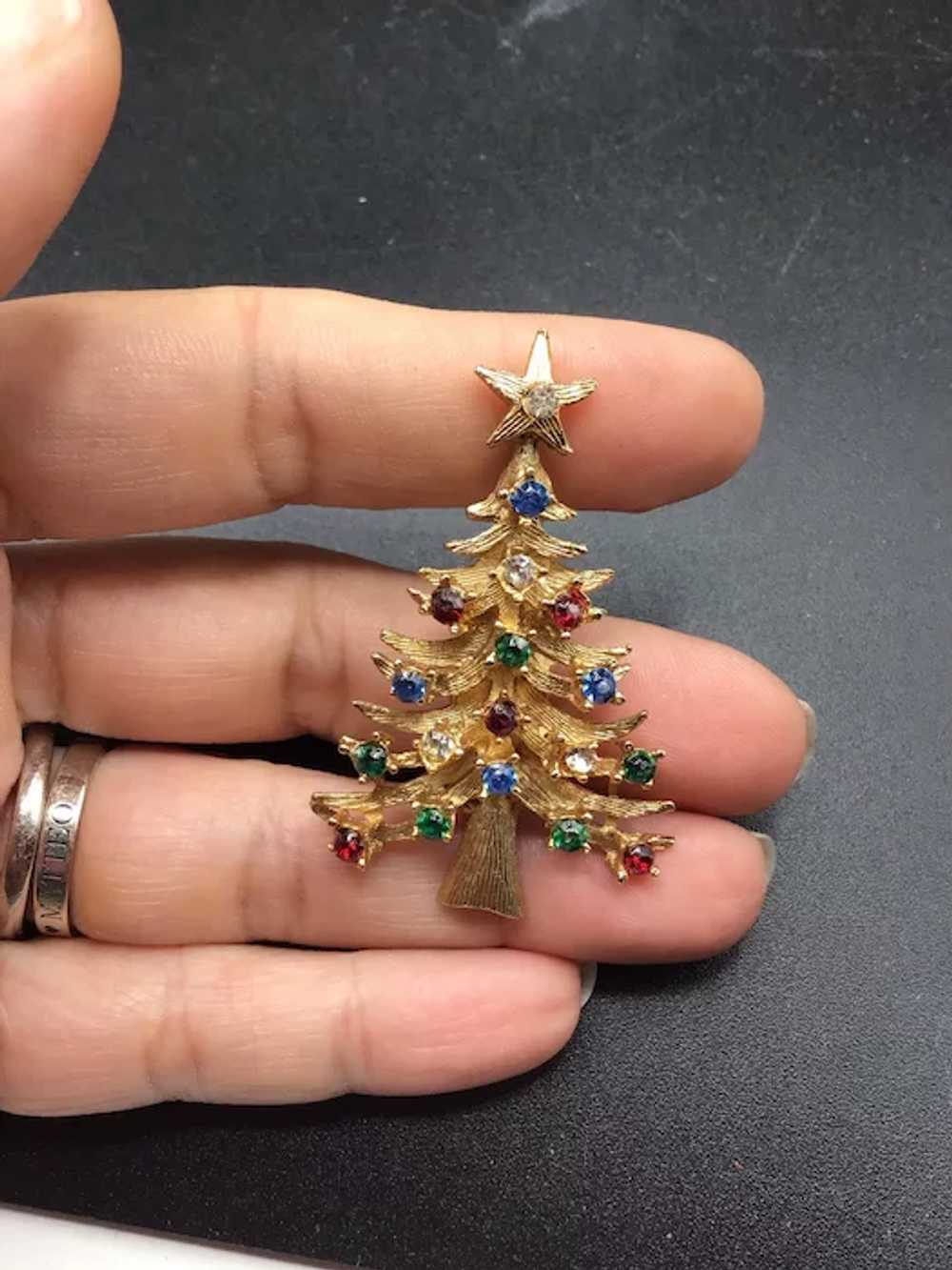 LJR Signed Christmas Brooch Jeweled Xmas Tree Hol… - image 4
