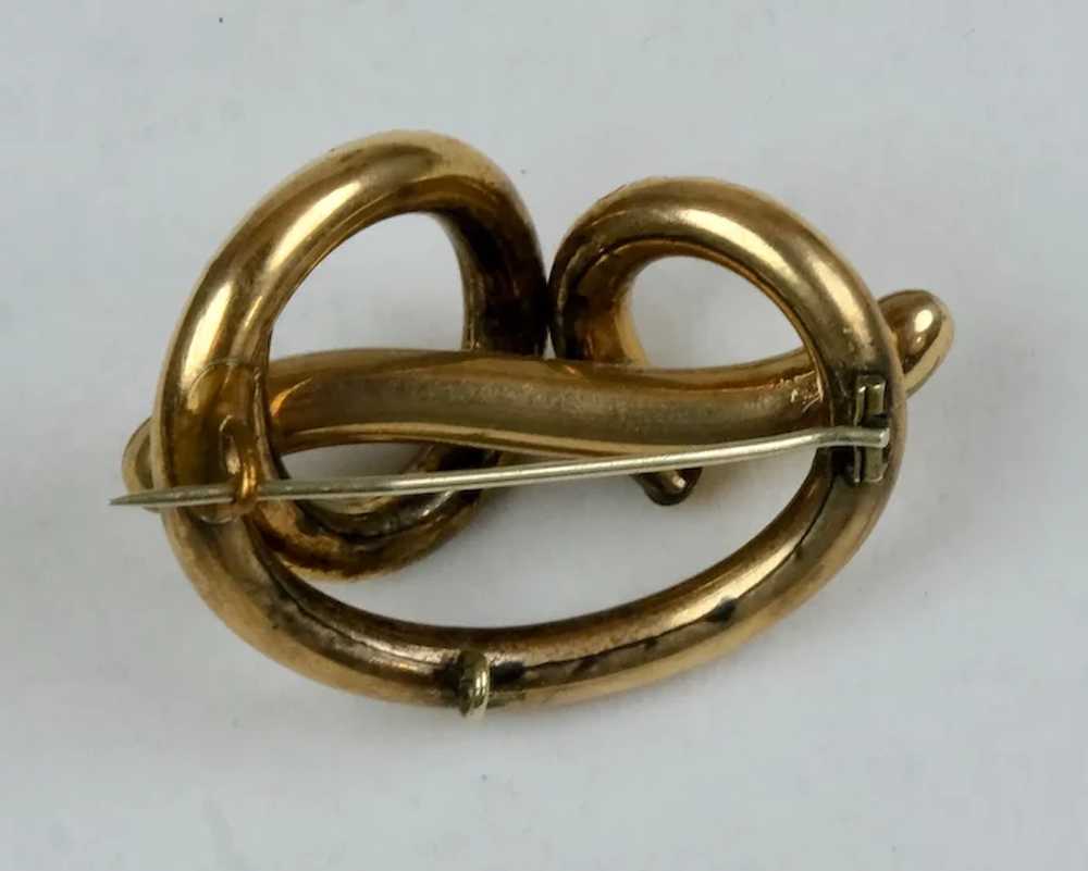 Victorian Gold Chased Love Knot Enamel Brooch - image 4
