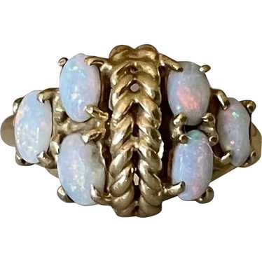 Vintage Retro 14K Yellow Gold Opal Cluster Ring