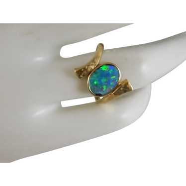 Vintage 14 K Yellow Gold Opal Ring - image 1