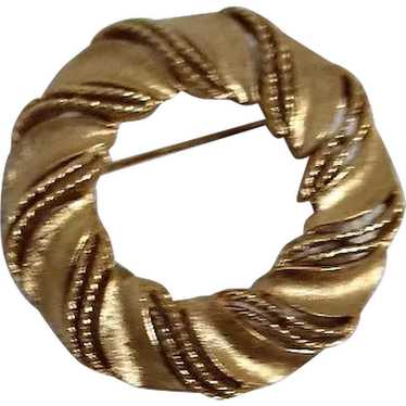 Crown Trifari Gold Tone Circle Brooch - image 1