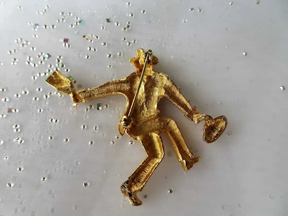 VINTAGE Sporting Brooch, Man Curling, Cute Gold T… - image 3