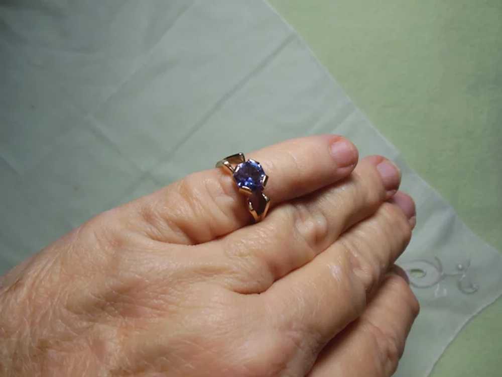 Vintage 10 KT Gold & Synthetic Sapphire Dress Ring - image 4