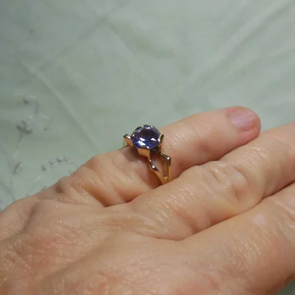 Vintage 10 KT Gold & Synthetic Sapphire Dress Ring - image 6