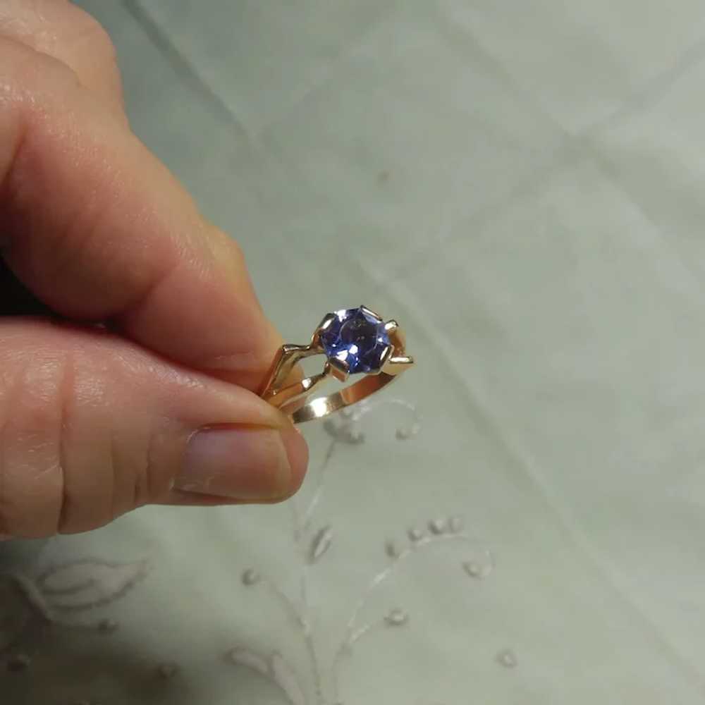 Vintage 10 KT Gold & Synthetic Sapphire Dress Ring - image 9