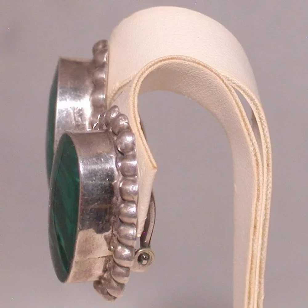 Mexican Silver And Malachite Oval Earclips - image 3