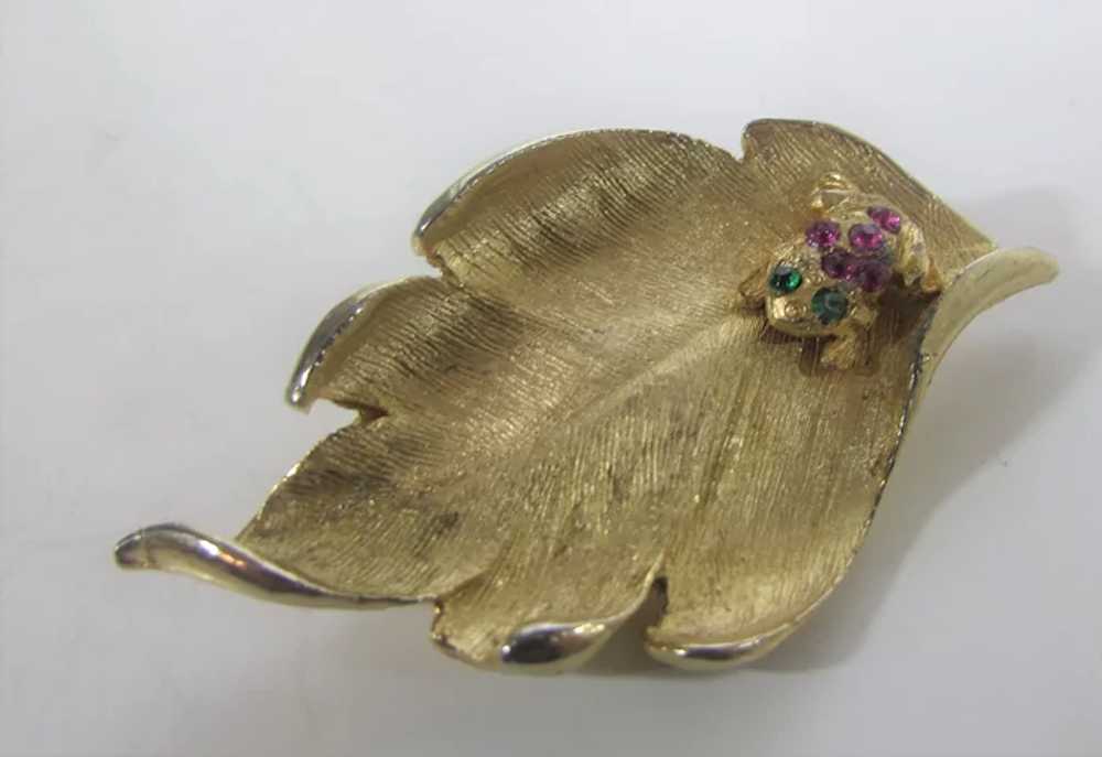 Gold Tone Leaf Pin With Bejeweled Frog - image 2