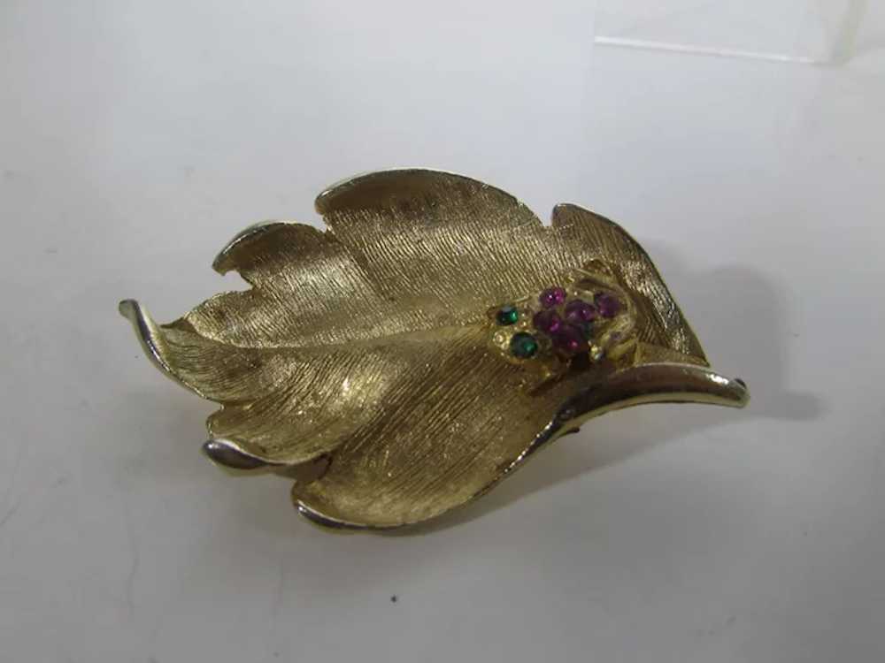 Gold Tone Leaf Pin With Bejeweled Frog - image 8