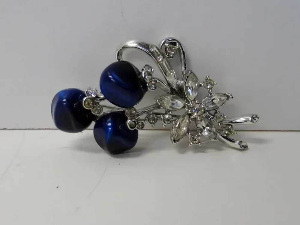 Vintage 1940's Pin With Poured Blue Glass Flowers - image 3
