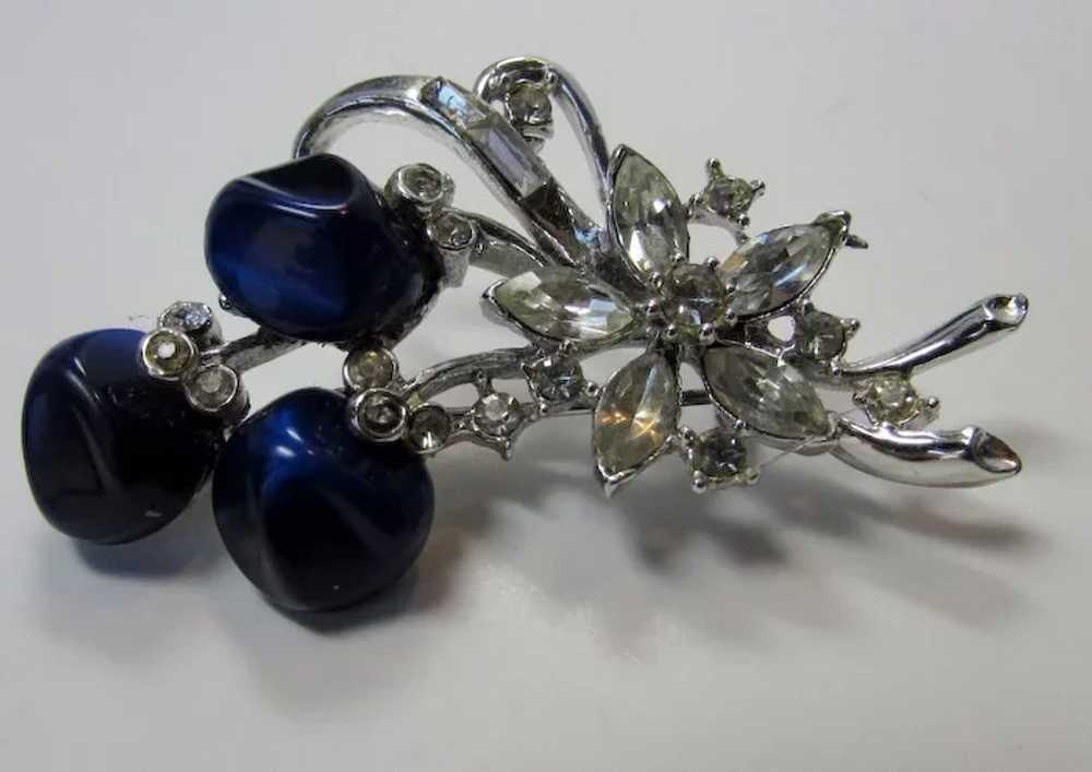 Vintage 1940's Pin With Poured Blue Glass Flowers - image 4