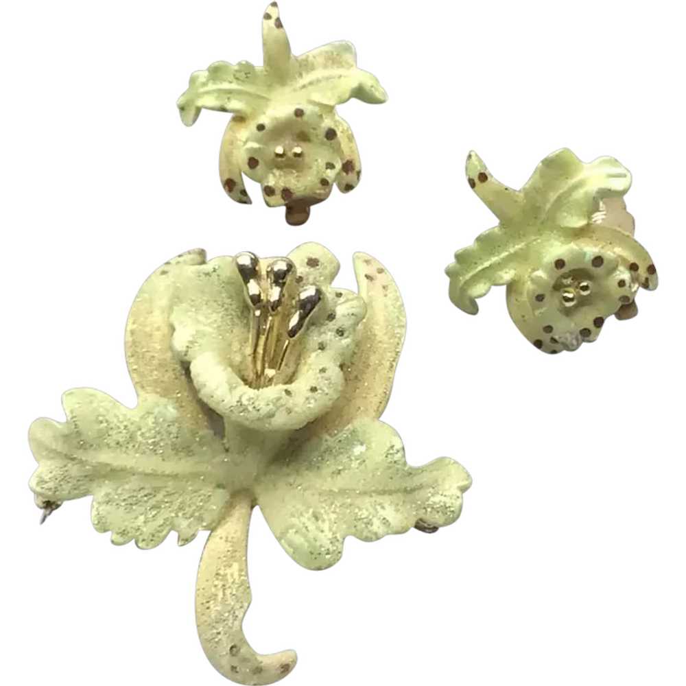 Orchid Gold Tone Enameled Brooch & Clip Earrings - image 1