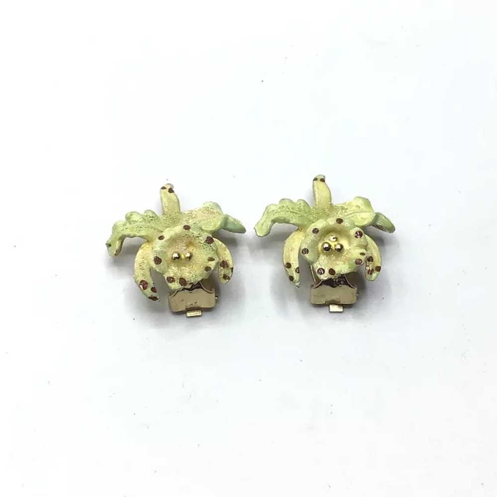 Orchid Gold Tone Enameled Brooch & Clip Earrings - image 2