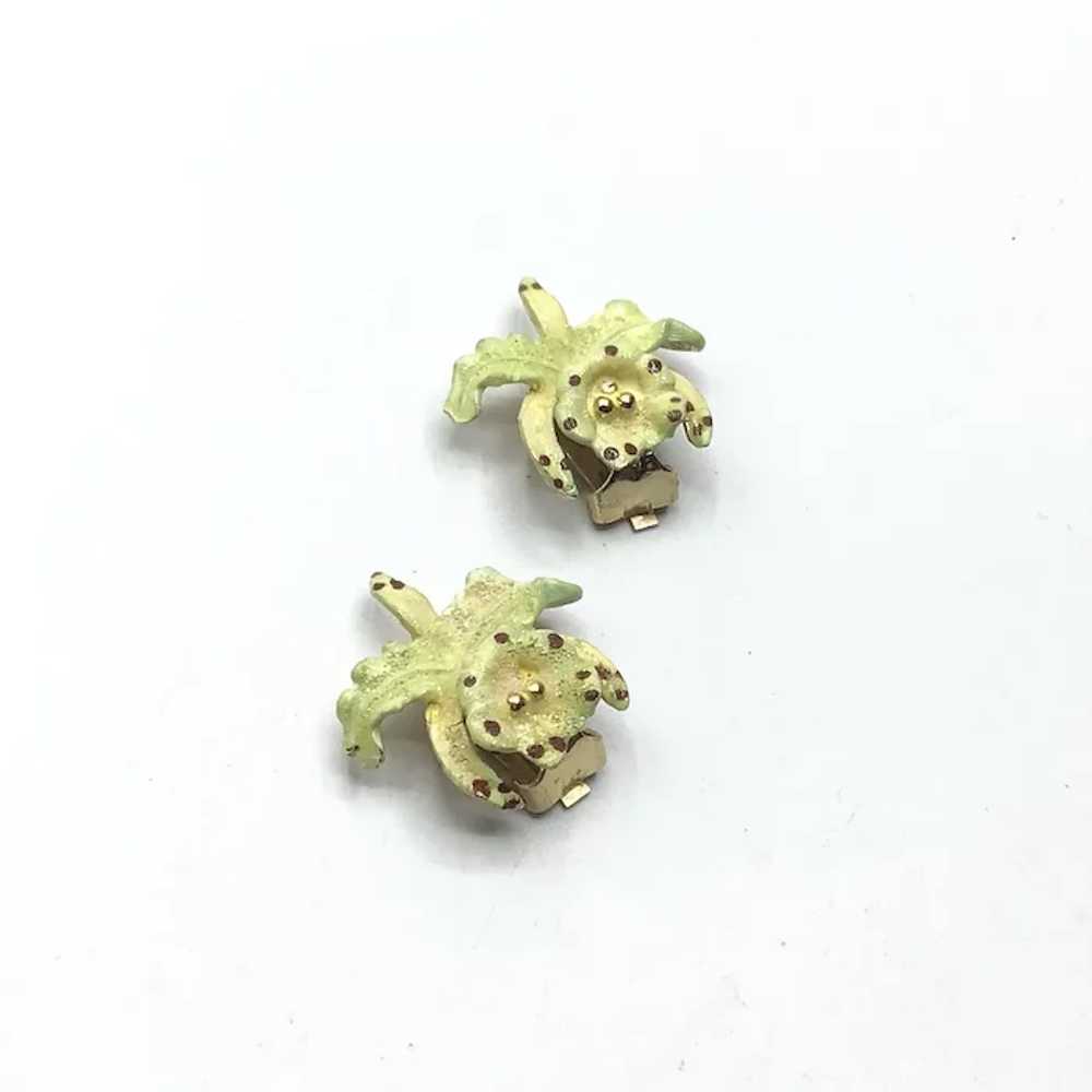 Orchid Gold Tone Enameled Brooch & Clip Earrings - image 3