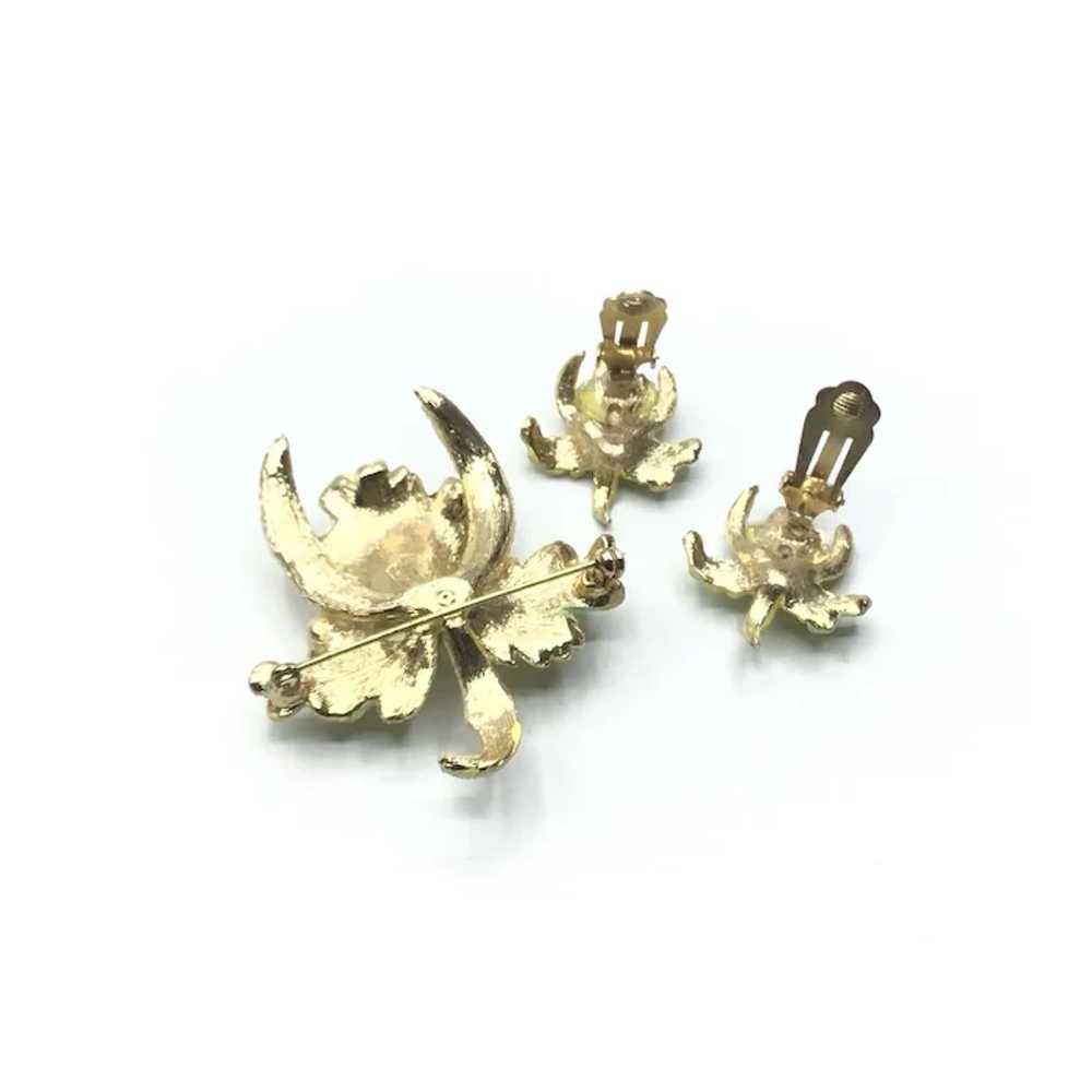 Orchid Gold Tone Enameled Brooch & Clip Earrings - image 6