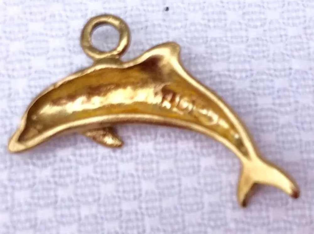 1980'S 10 K Gold Dolphin Charm - image 3