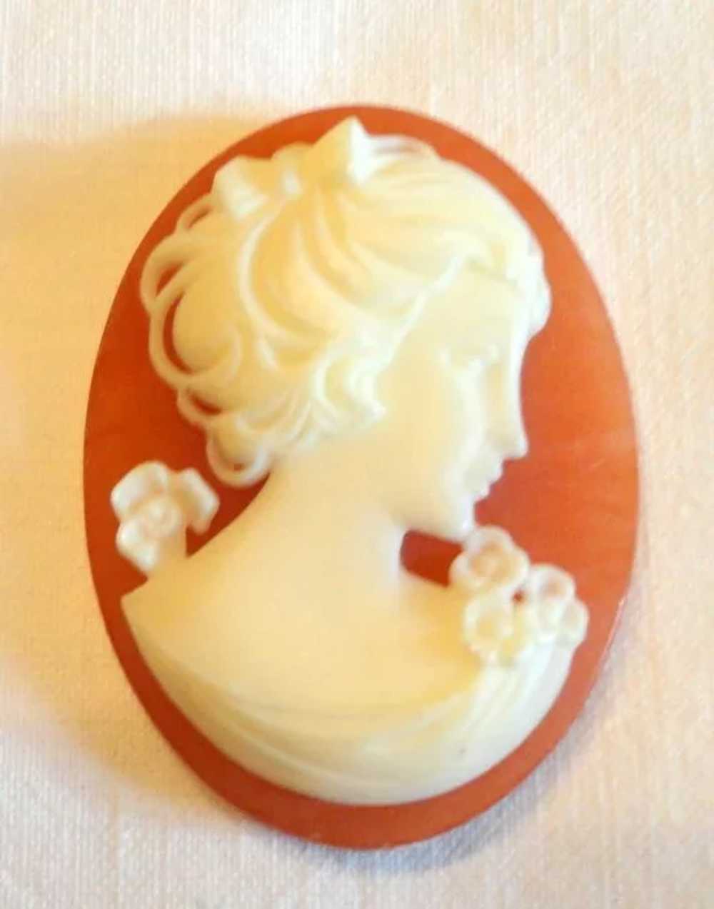 Unframed Faux Cameo - image 2