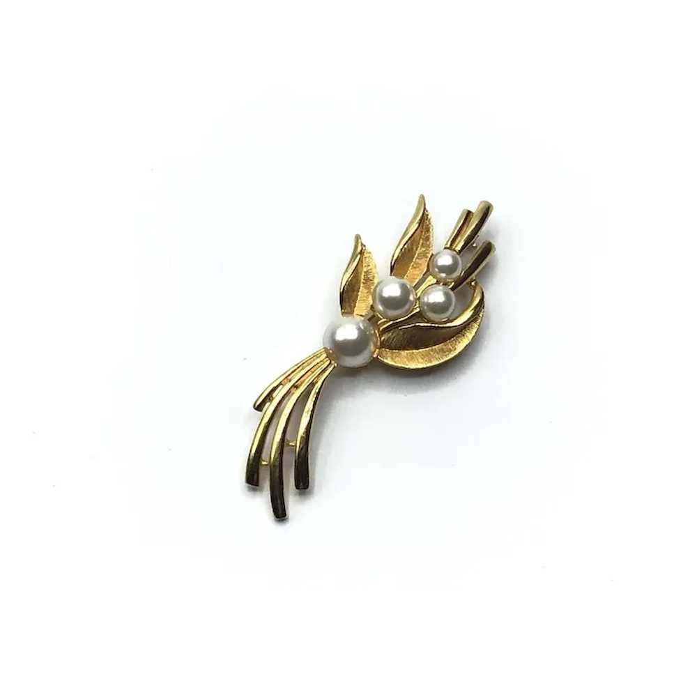 Napier Gold Tone Faux Pearls Brooch - image 2