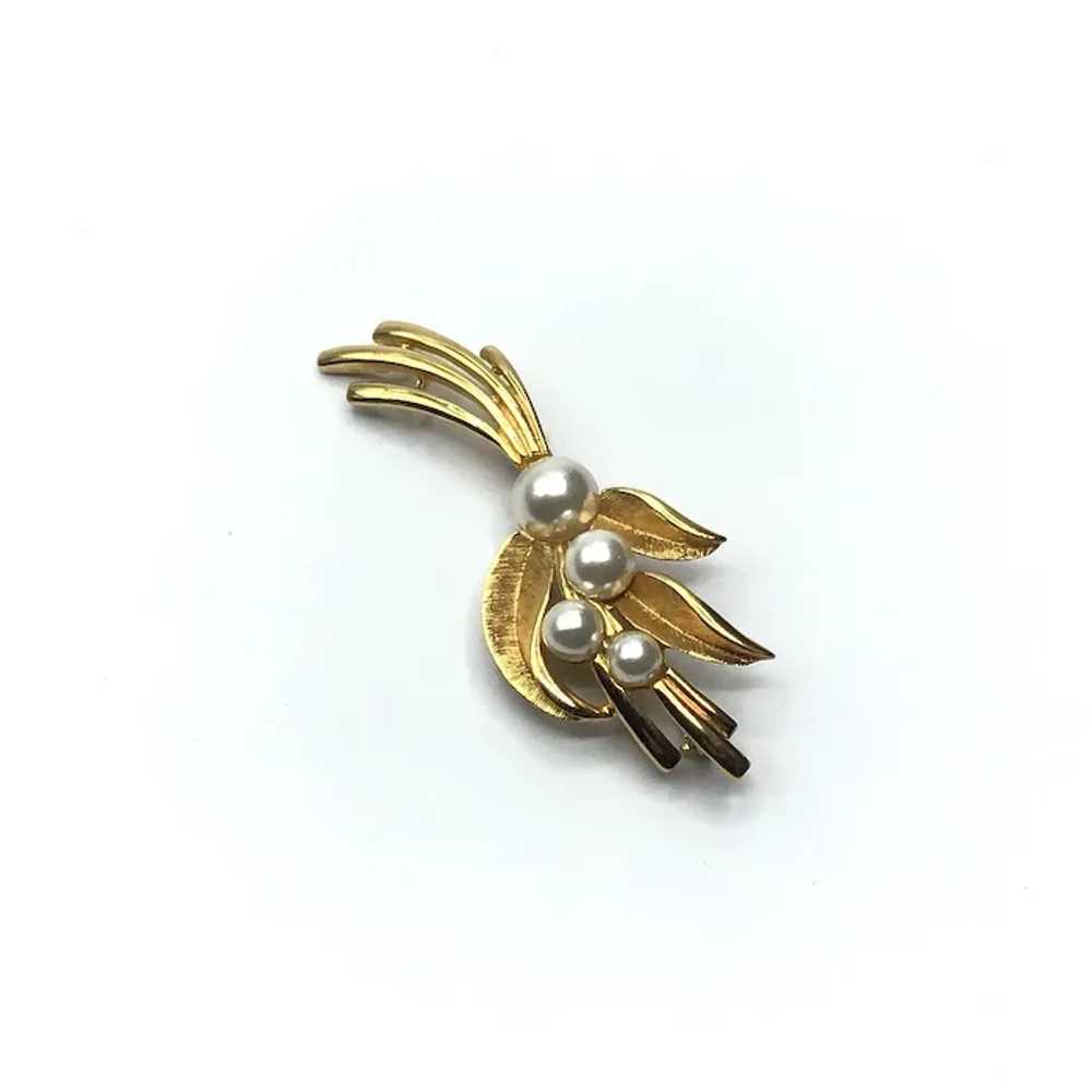 Napier Gold Tone Faux Pearls Brooch - image 3
