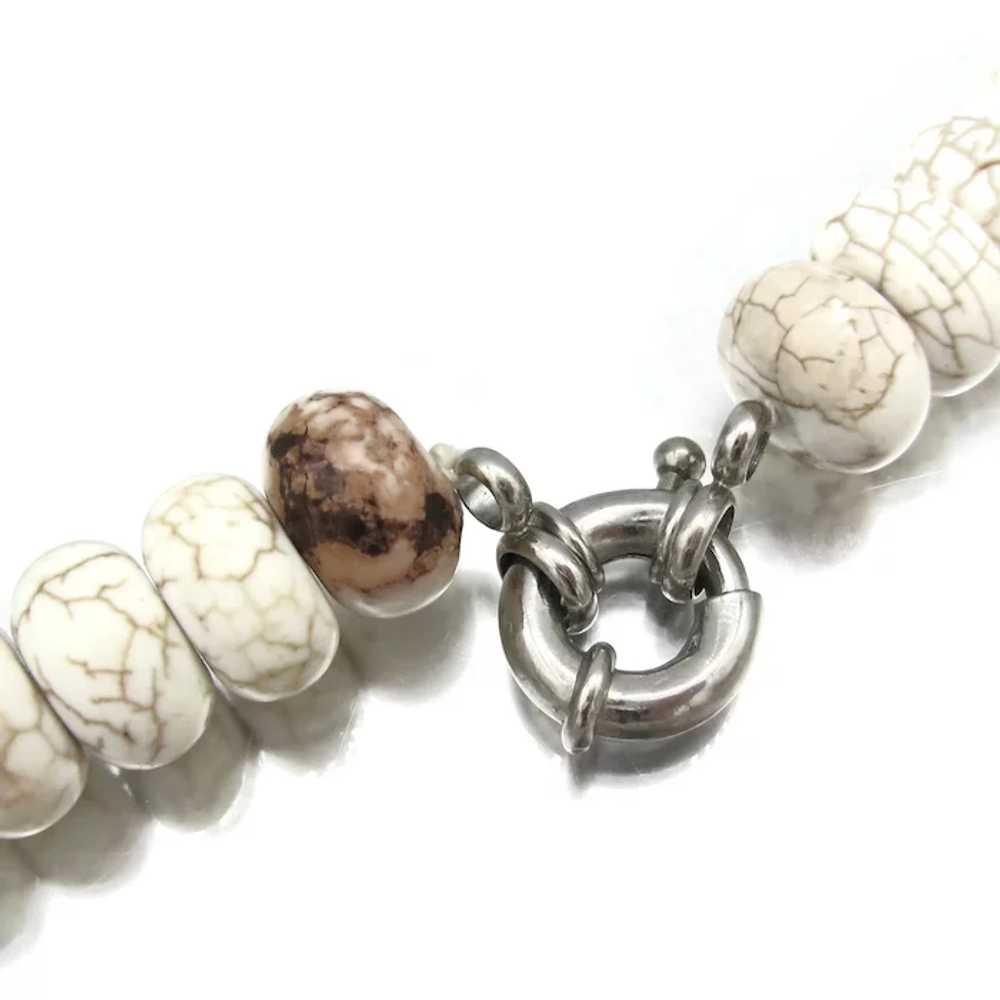 Fab Howlite Stone Bead Necklace Heavy Beads - image 3