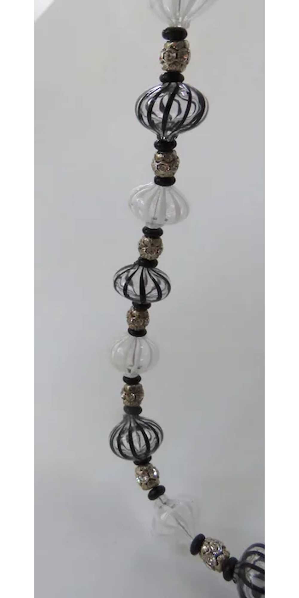 Vintage Murano Glass Bead Necklace Black White - image 4