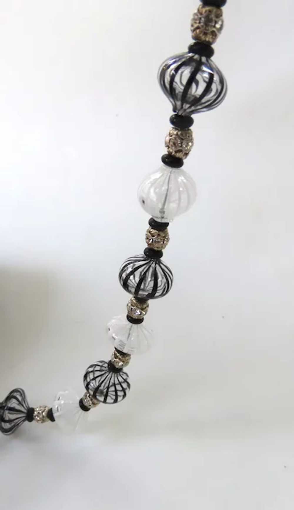 Vintage Murano Glass Bead Necklace Black White - image 6