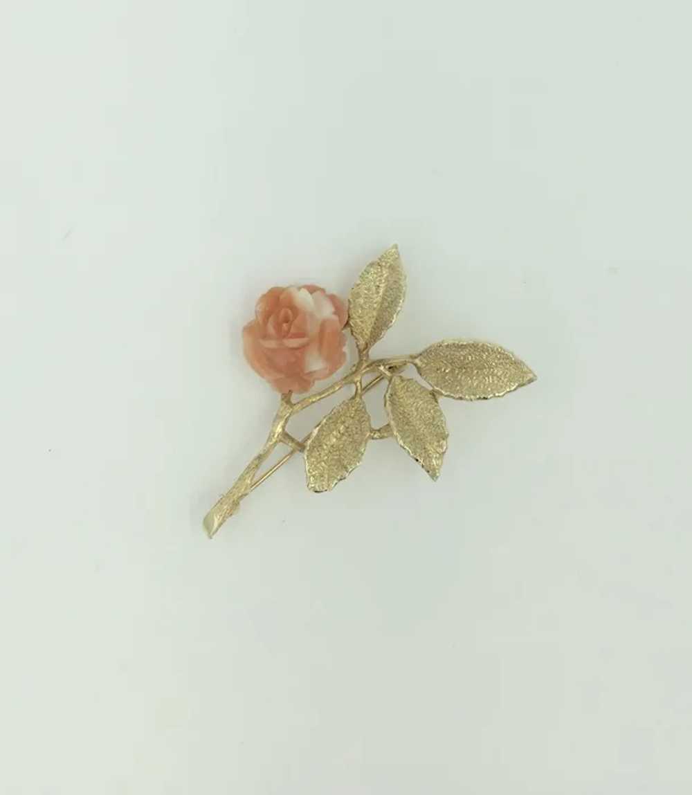 14K Gold Coral Carved Rose 1960’s Flower Pin Broo… - image 2