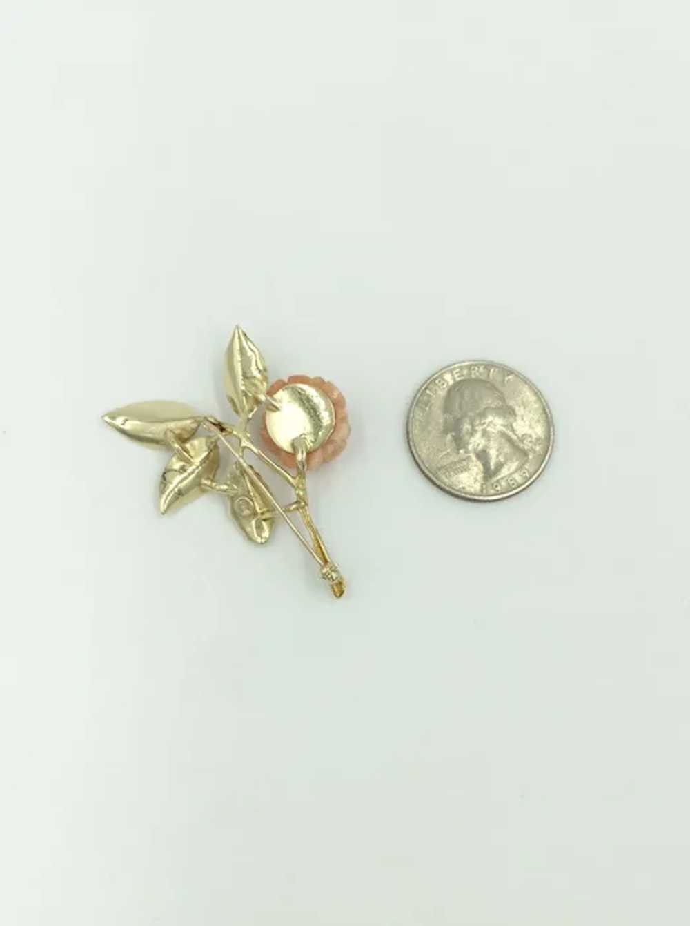 14K Gold Coral Carved Rose 1960’s Flower Pin Broo… - image 3