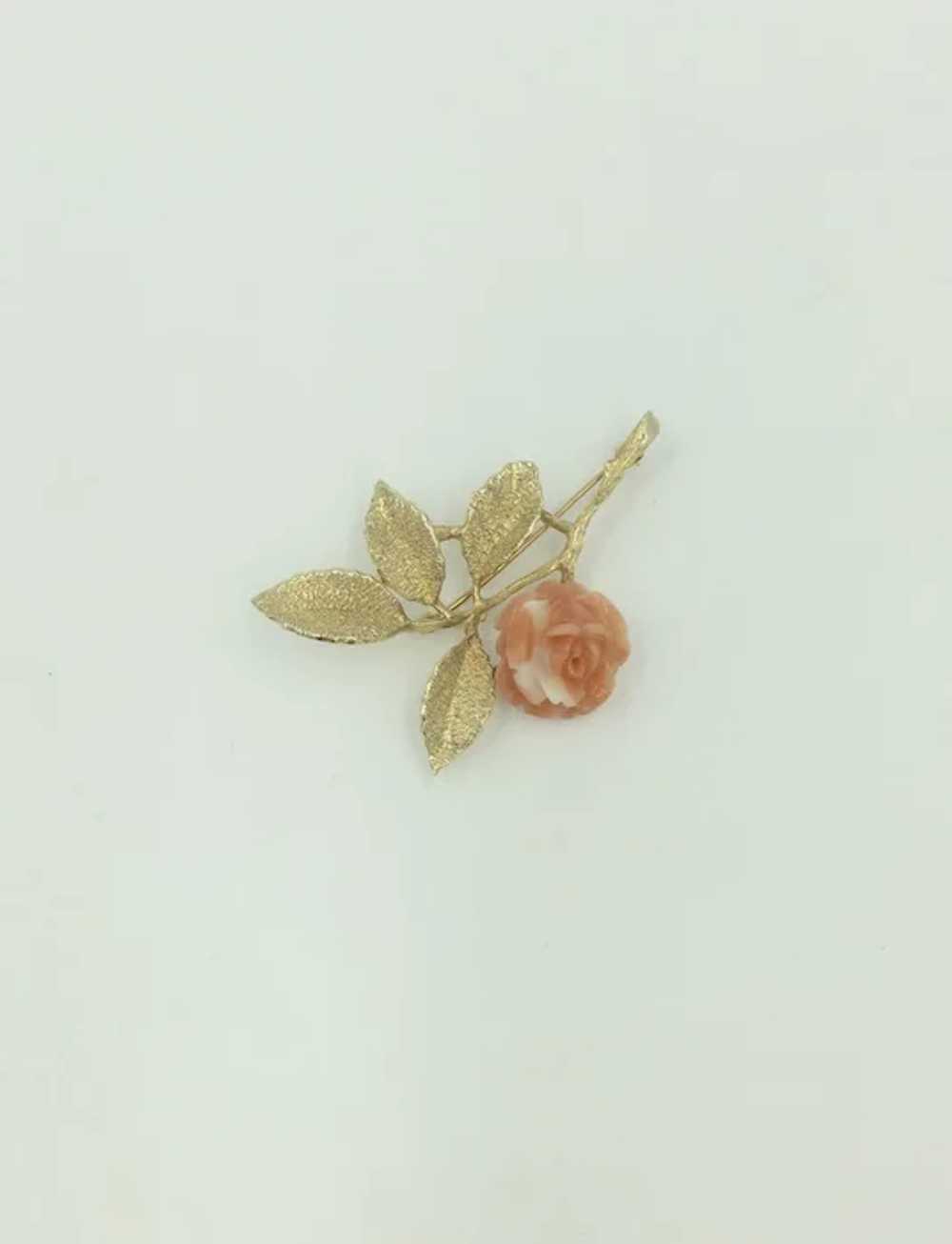 14K Gold Coral Carved Rose 1960’s Flower Pin Broo… - image 4