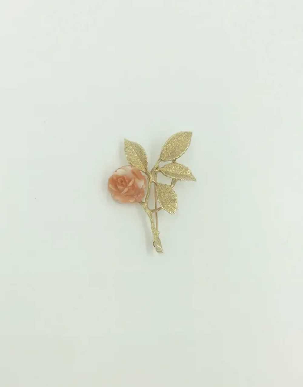 14K Gold Coral Carved Rose 1960’s Flower Pin Broo… - image 5