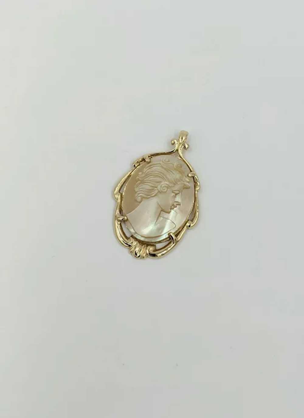 Magnificent 14k Hand Crafted Mother of Pearl Yell… - image 4